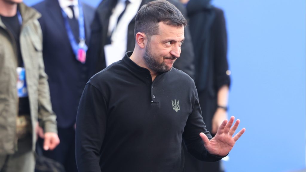 Зеленски-нарече-новия-удар-по-Москва-„оправдан-отговор“,-призова-Русия-да-прибегне-до-дипломацията-(ВИДЕО)