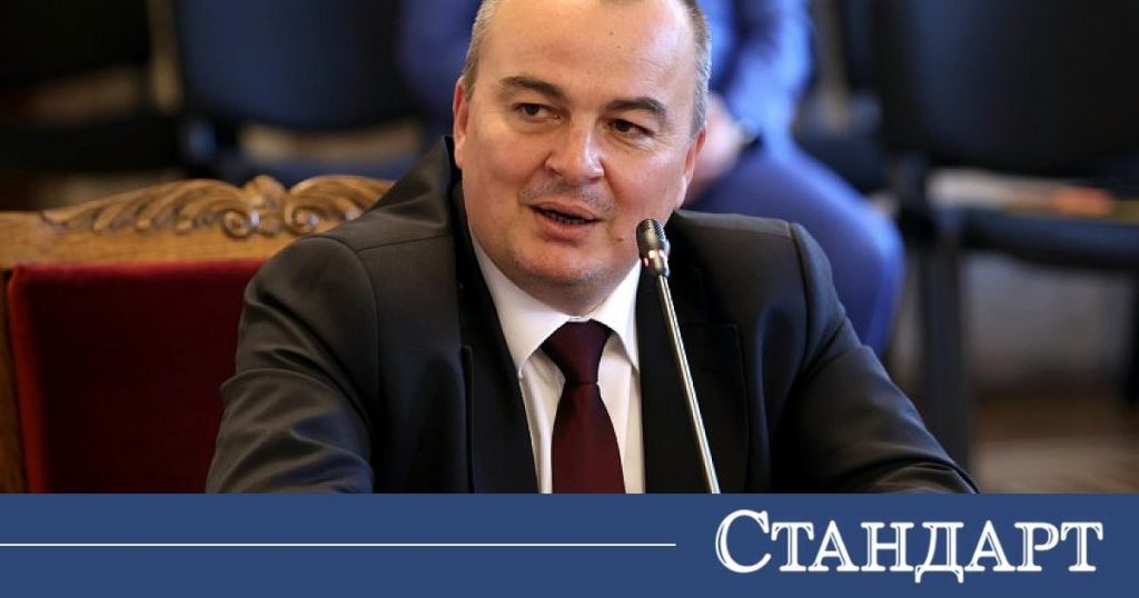 Министър-Абровски-с-лоша-новина-за-млякото